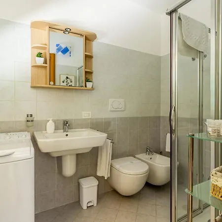 Casa Sofia- Giardino E Garage Privato Appartement